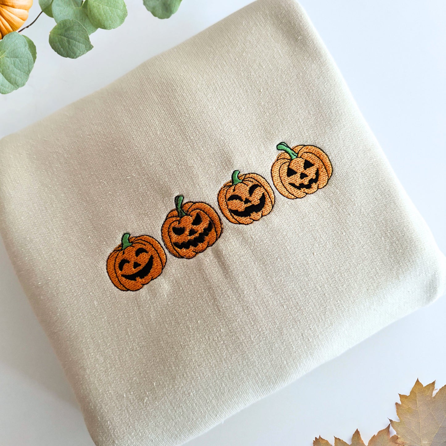 Pumpkins Embroidered Crewneck/Sweatshirt