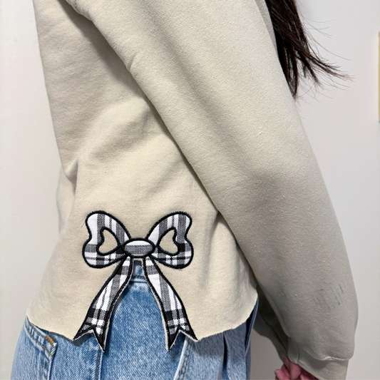 Side Bow Appliqué Sweatshirt 🎀